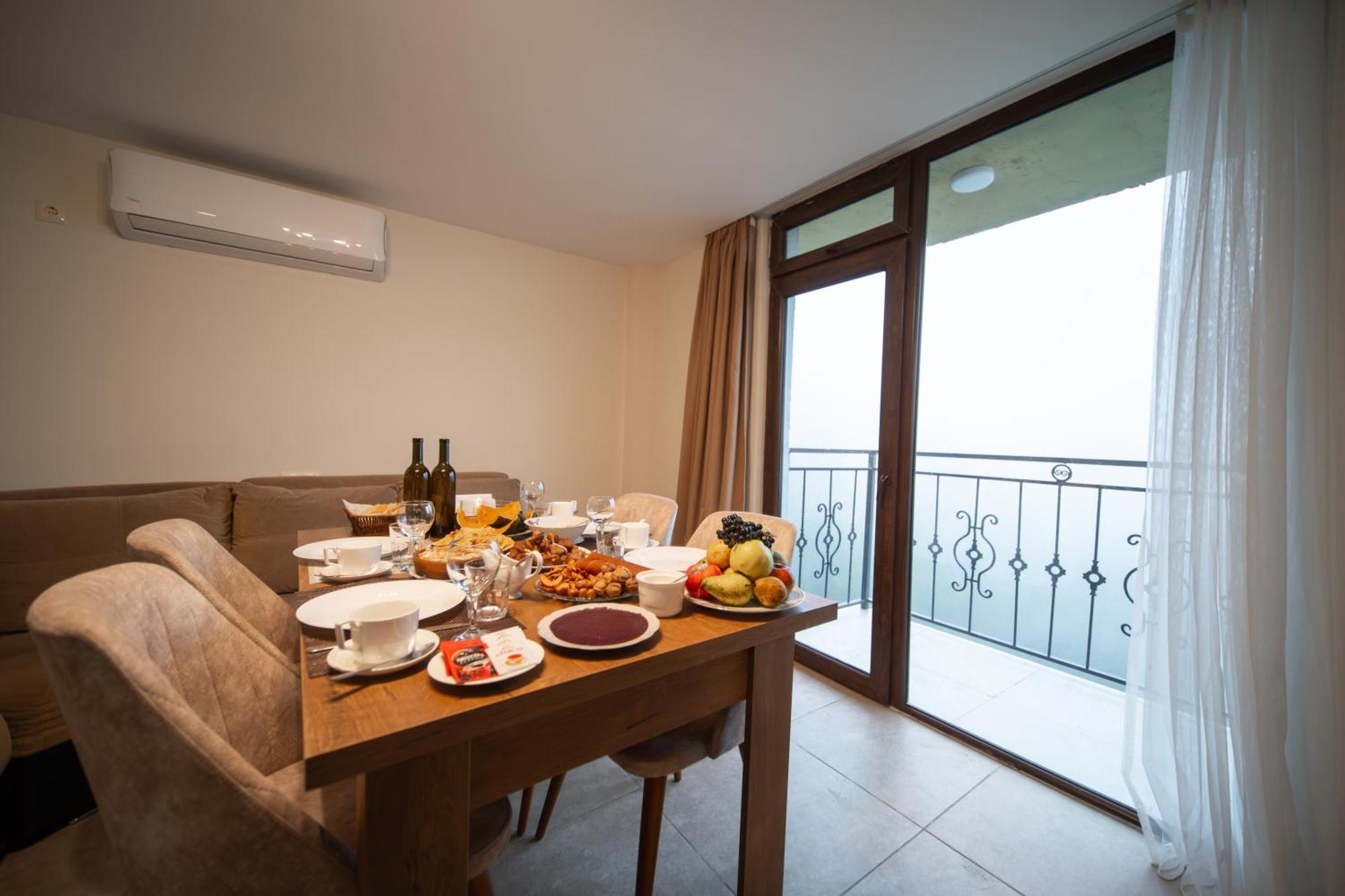 Hotel Khulo Lnn מראה חיצוני תמונה