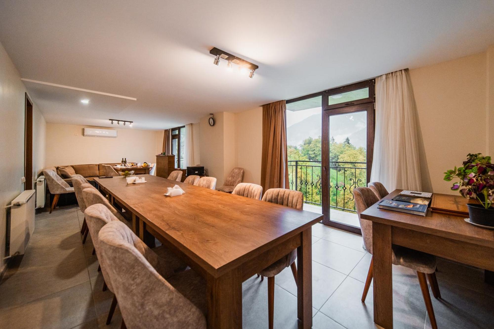 Hotel Khulo Lnn מראה חיצוני תמונה