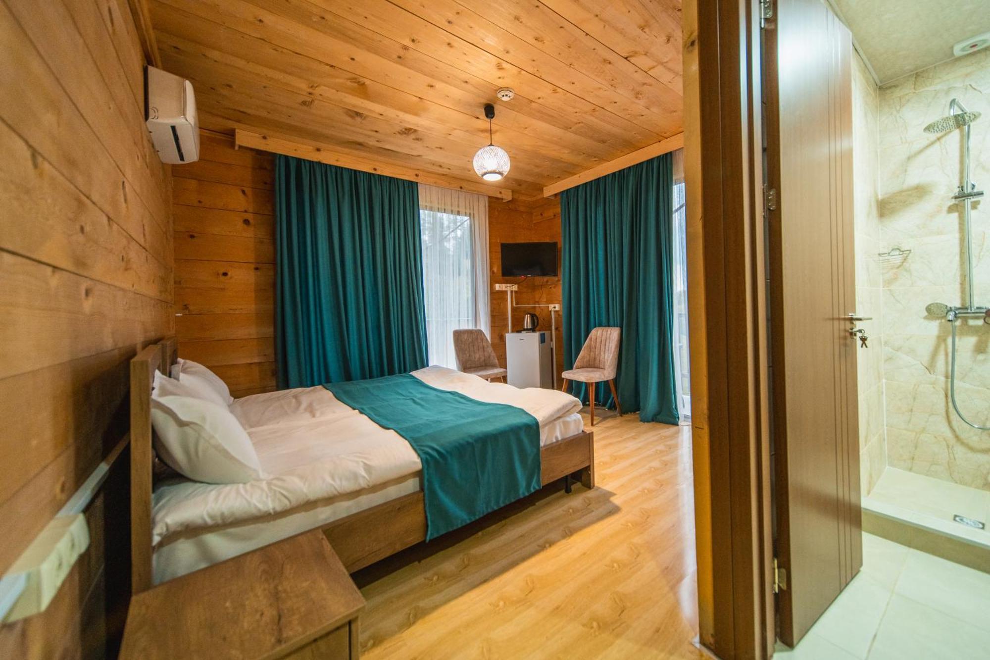 Hotel Khulo Lnn מראה חיצוני תמונה